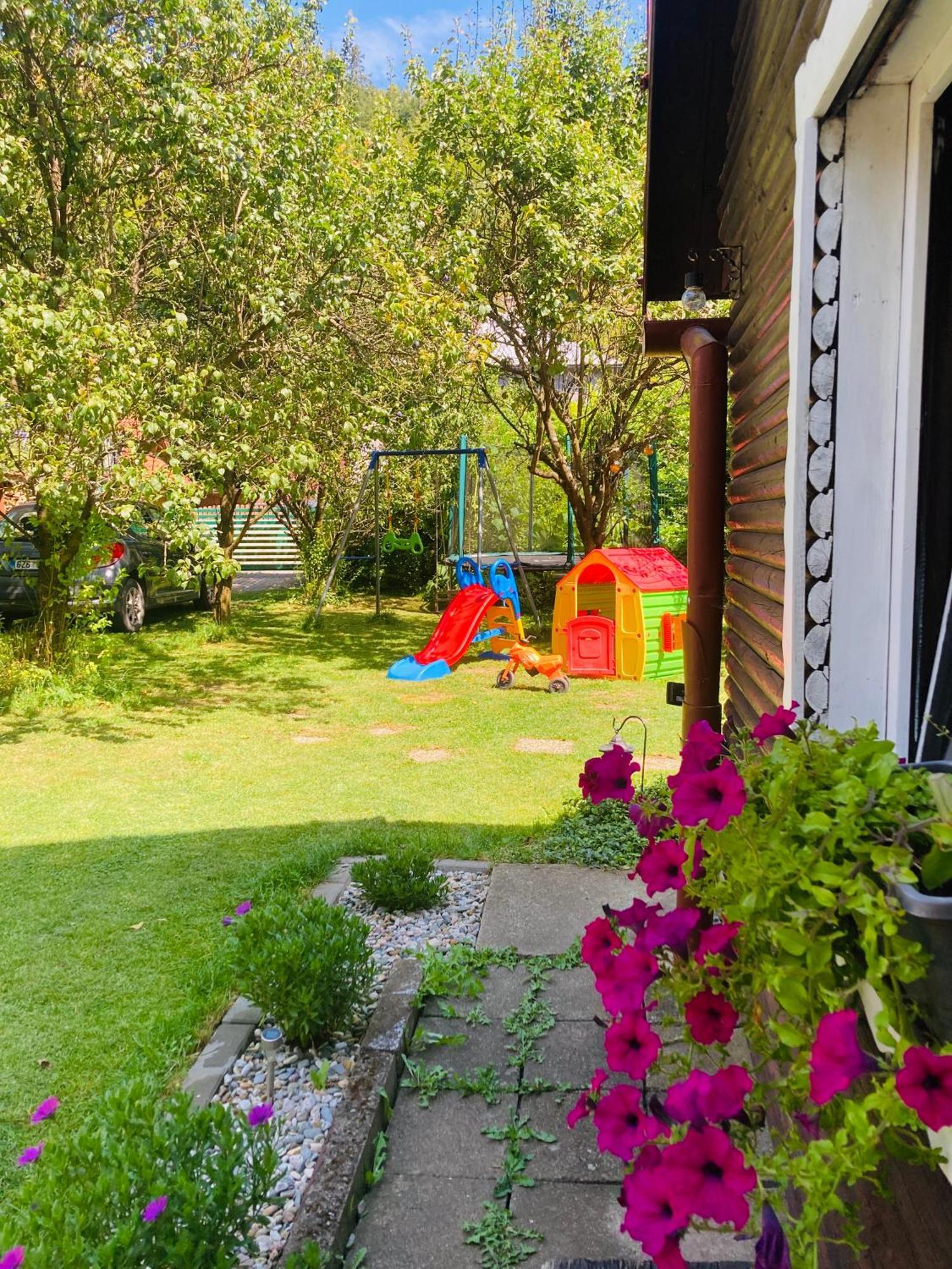 Utulna Chaloupka Na Valassku Valašská Bystřice Exterior foto